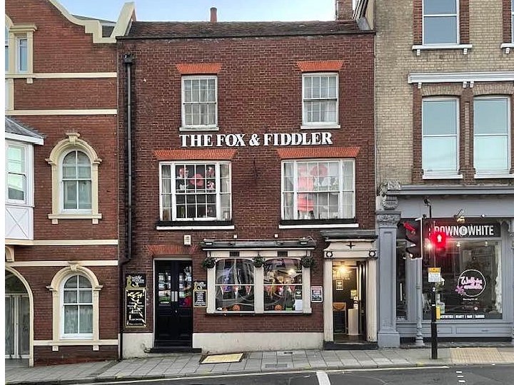 The Fox and Fiddler